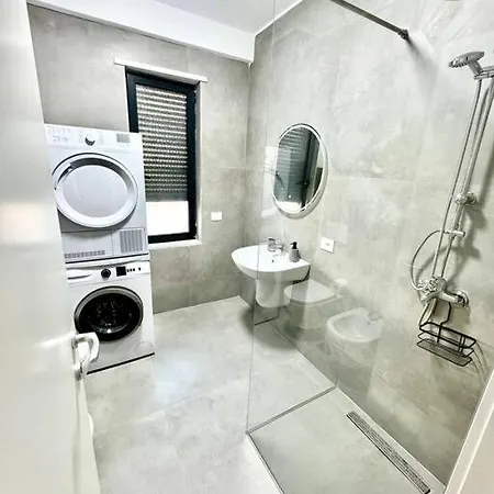 Apartment New, Modern & In New Bazaar Tirana