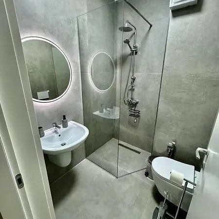 Apartment New, Modern & In New Bazaar *